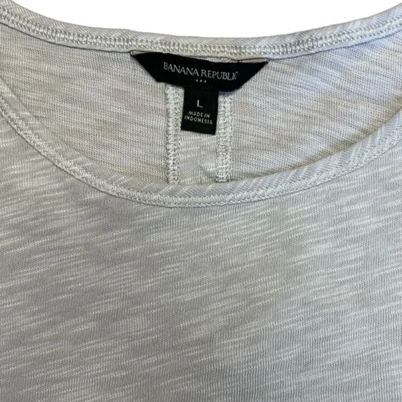 Banana Republic Gray Long Sleeve Tee with Keyhole & Bunching - Size Large - Picture 3 of 12
